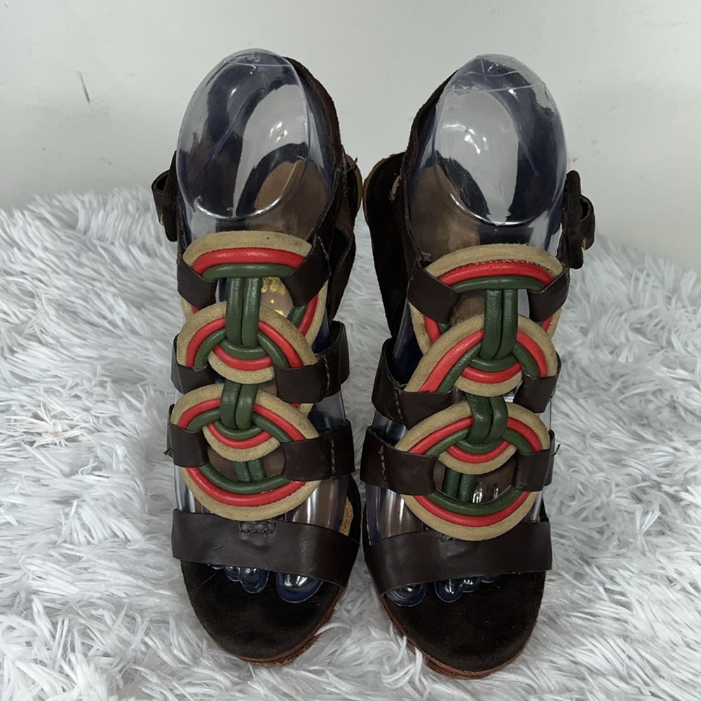 LAMB HEELS - Picture 2 of 12